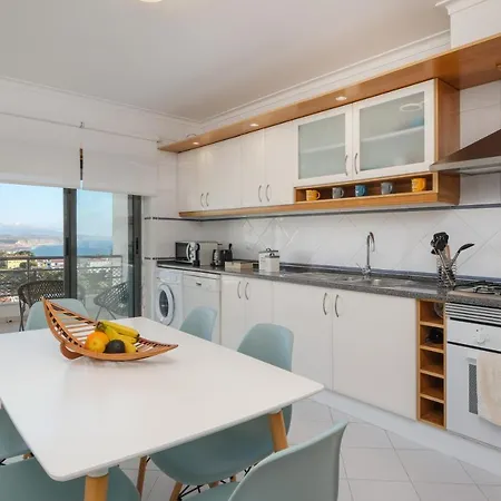 Sea Lux Apartment